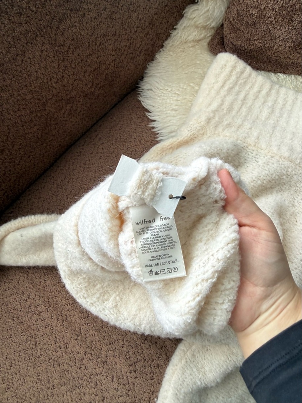 Aritzia Wilfred Free Gwyneth Sweater - Picture 6 of 7